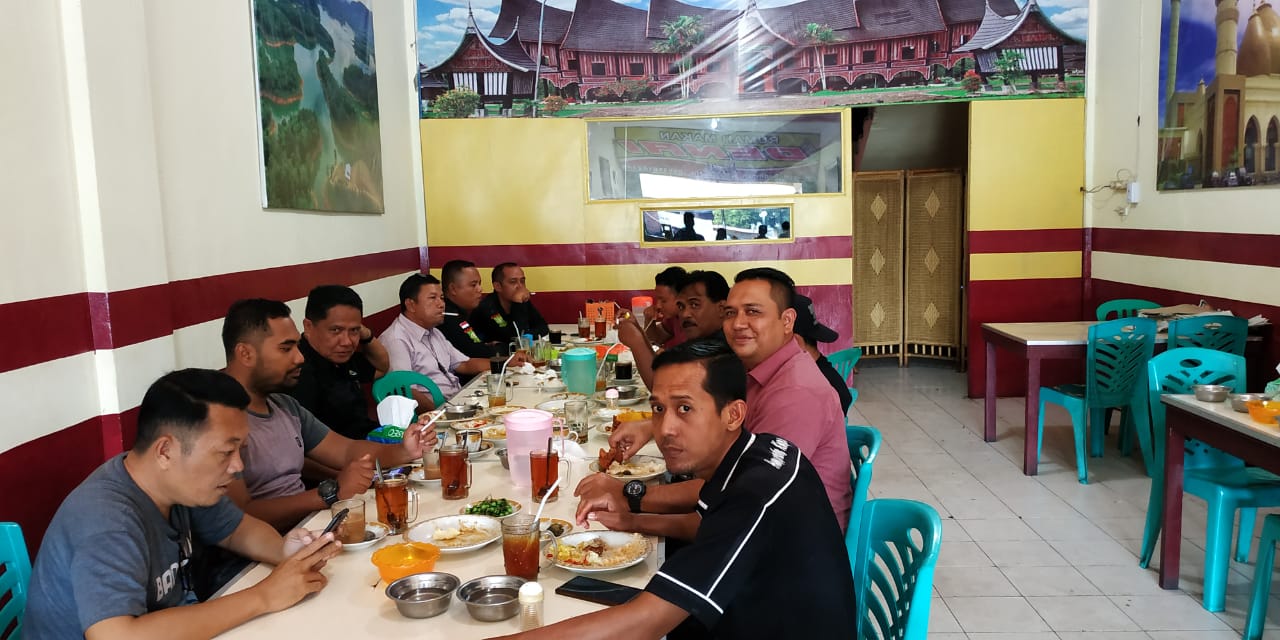 Hari Pers Nasional Tahun 2019, Kasubbag Humas Polres Kampar Penuh Keakraban Makan Bersama Insan Pers